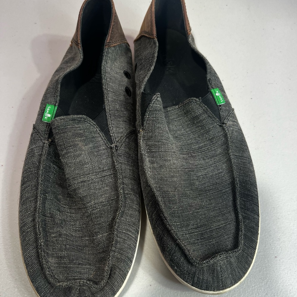 Sanuk Men's Black and Brown Slip-On Loafers